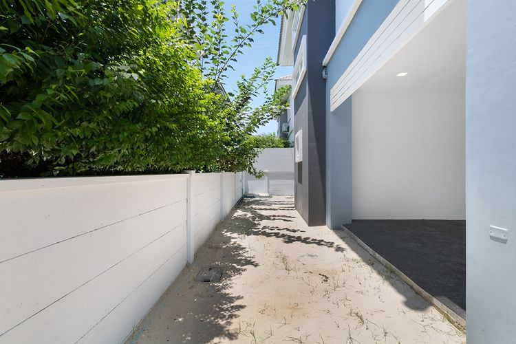 2-storey detached house, recently renovated, Kunalai Prow. Banana House: 3 image