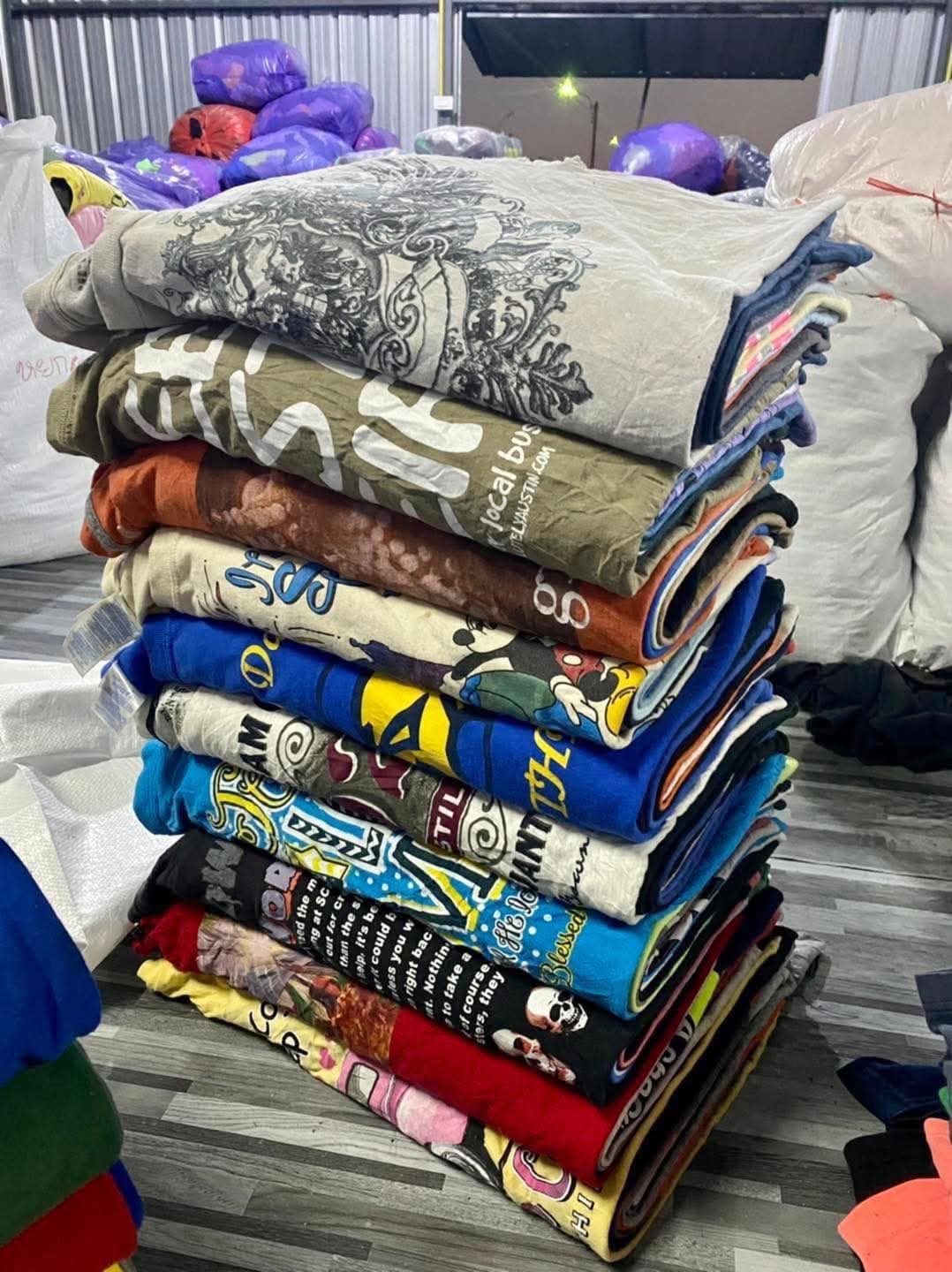T-shirt: 2 image