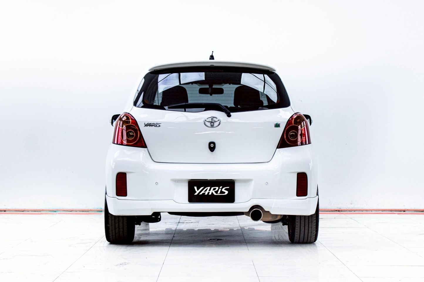 TOYOTA YARIS 1.5: 2 image