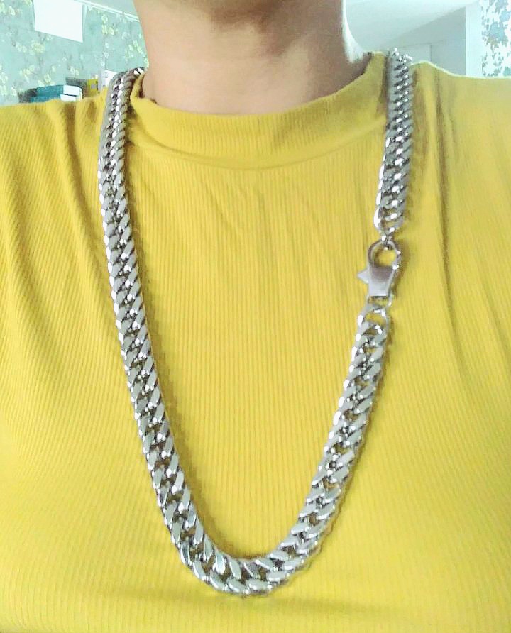 Thick, beautiful, exquisite necklace