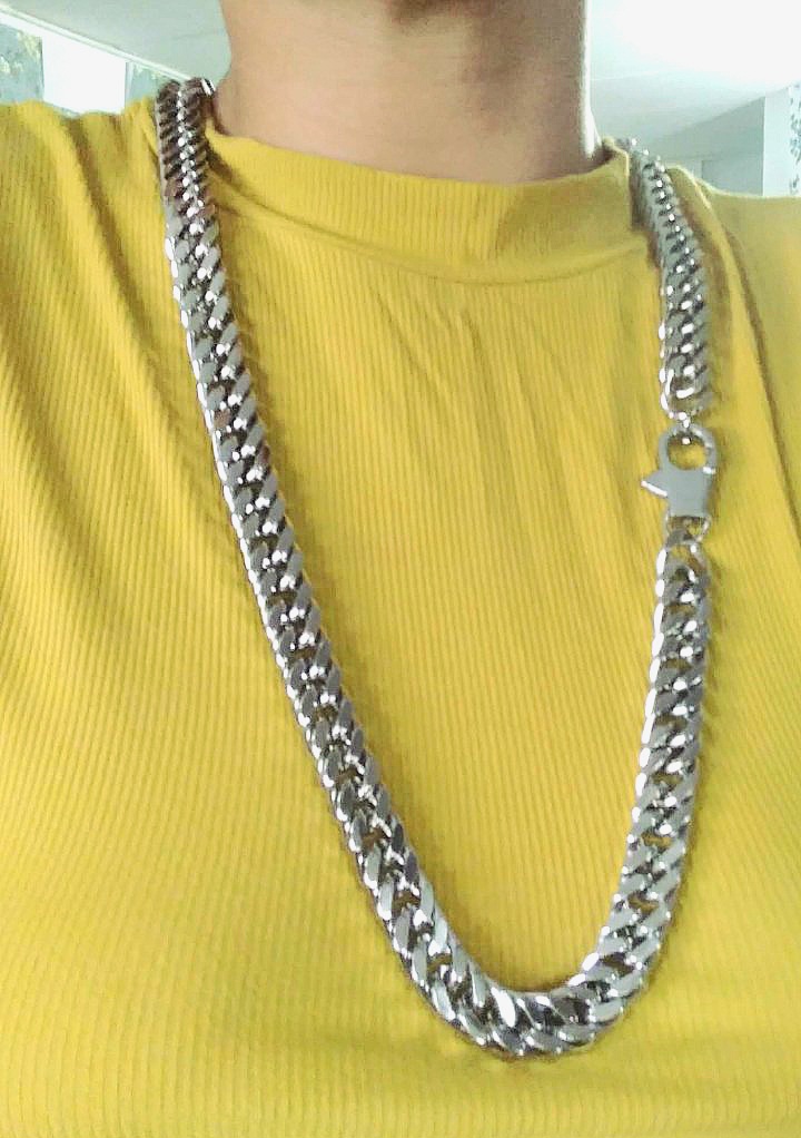 Thick, beautiful, exquisite necklace: 3 image